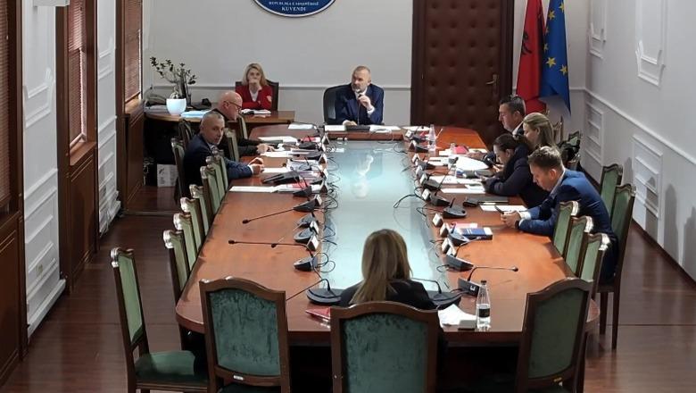 ‘Ndizet’ debati për komisionet, PD-PS përplasen për objektin e hetimit (...por ligji i detyron ta gjejnë me konsensus)