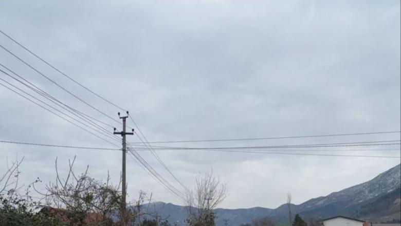 Moti i keq në Lezhë/ Pa energji disa fshatra në Kurbin, problematikë mbetet aksi rrugor Rreshen - Bukmirë! Në Kaçinar dhe Fan janë dëmtuar disa ura