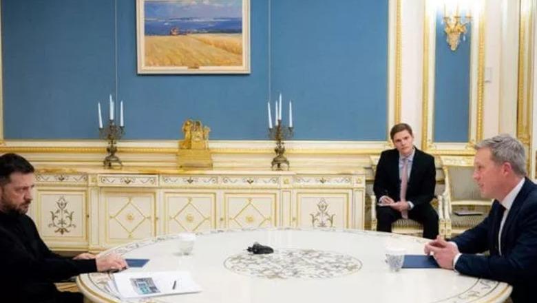 Zelensky merr planin amerikan për Ukrainën  Trump i bën presion  Pranoje  Por në Kiev ka një përplasje politike