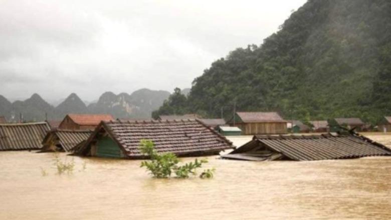 52 viktima nga përmbytjet  situatë dramatike në Vietnam