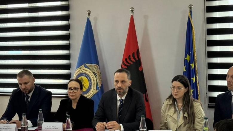 Lamallari mbledh në Fier drejtorët e burgjeve  Garantoni sigurinë dhe zbatimin e ligjit  Burgjet e komunizmit si muze në Shqipërinë Evropiane