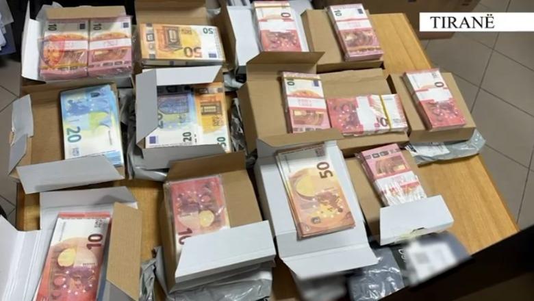 Tiranë  Goditet grupi kriminal që hidhte në treg euro false  4 në pranga dhe një në kërkim  Sekuestrohen 11 pako me kartmonedha €  EMRAT VIDEO 