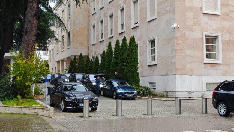 Kryeministri Rama mbledh qeverinë, e para pa prezencën e Ballukut pas pezullimit nga detyra