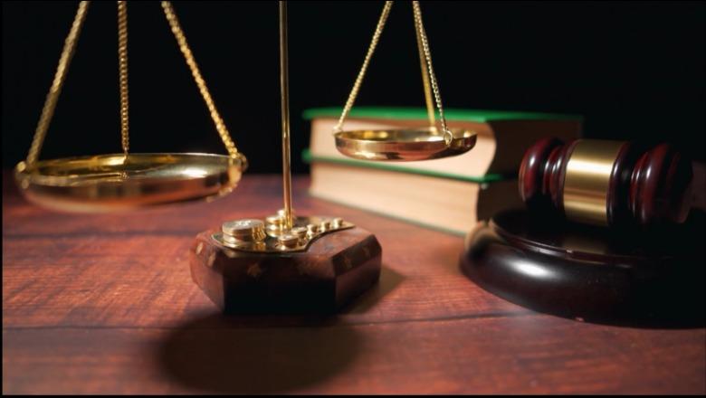 Preket Reforma në Drejtësi  PS sjell ndryshime për 2 ligje  Anëtarët jo magjistratë në KLGJ e KLP do të futen në  sitë   Të komanduarit në gjykata e prokurori mandat deri në 2028