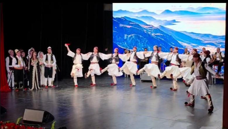 Festat e Nëntorit  mbahet koncerti festiv  Shqipëri o Nëna ime  në Fier