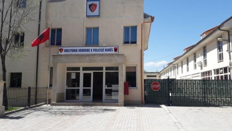 Qëllohet me armë zjarri në drejtim të një dyqani në Kukës  pronari njoftoi policinë  Dëmtohet fasada prej xhami