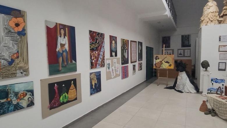 Festat e nëntorit   Shqipëria në zemër  muzika në shpirt   koncert festiv në ambientet e liceut artistik në Durrës