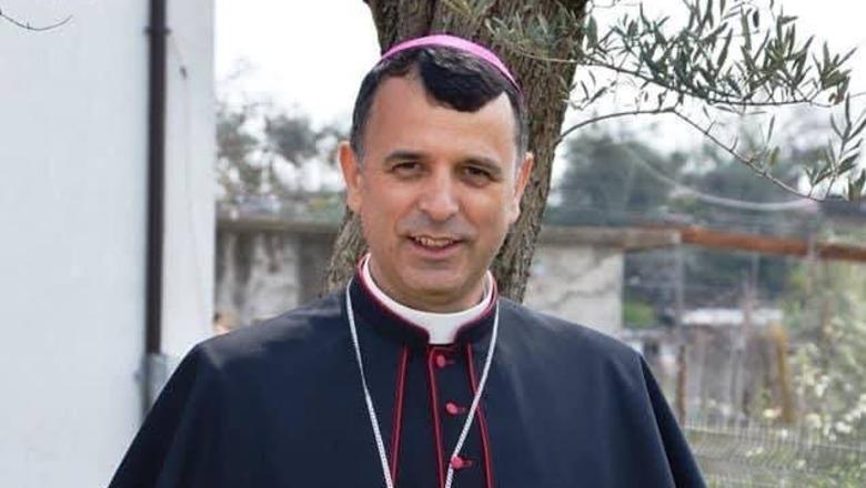 Ndërron jetë në moshën 52 vjeçare Ipeshkvi i Dioqezës së Sapës  Imzot Simon Kulli  Pësoi arrest kardiak