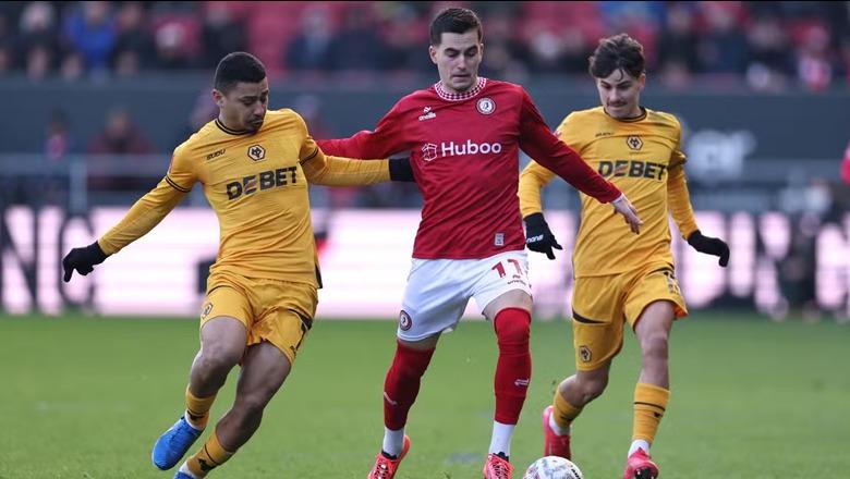 Sylvinho e ka 'harruar', ish-kampionët e Premier League futen në garë për Anis Mehmetin