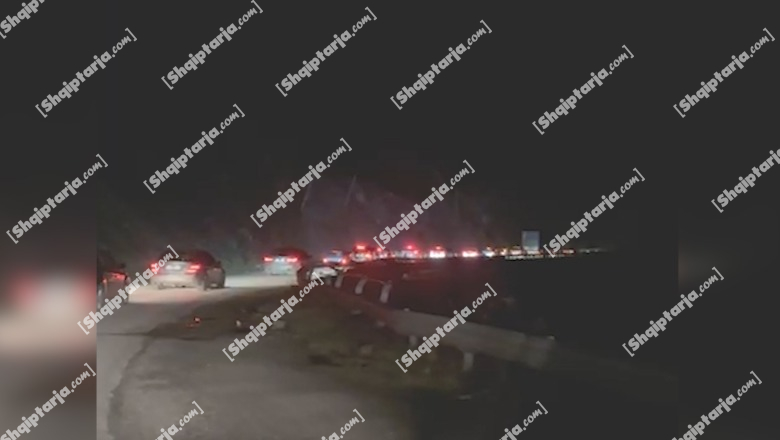 Trafik i rënduar në aksin Librazhd Elbasan  shkak punimet në rrugë në fshatin Menge