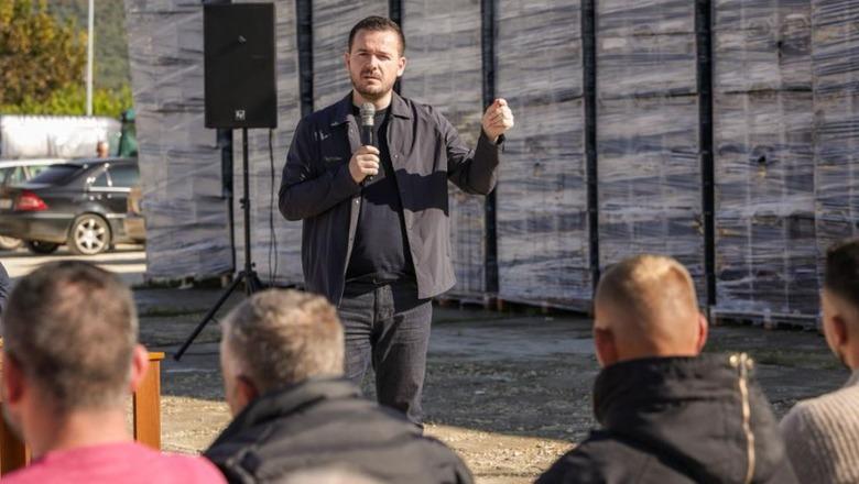 Ministri Salla takim me fermerët në Konispol  S ka përdorim të pesticideve të palejuara në mandarina