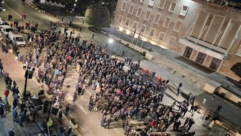  Na quajtën tradhtarë në 2017   ish deputeti i PD dhe shok i Zenit  kundër Berishës  Foltoret nuk kanë më kuptim  po hallakat demokratët