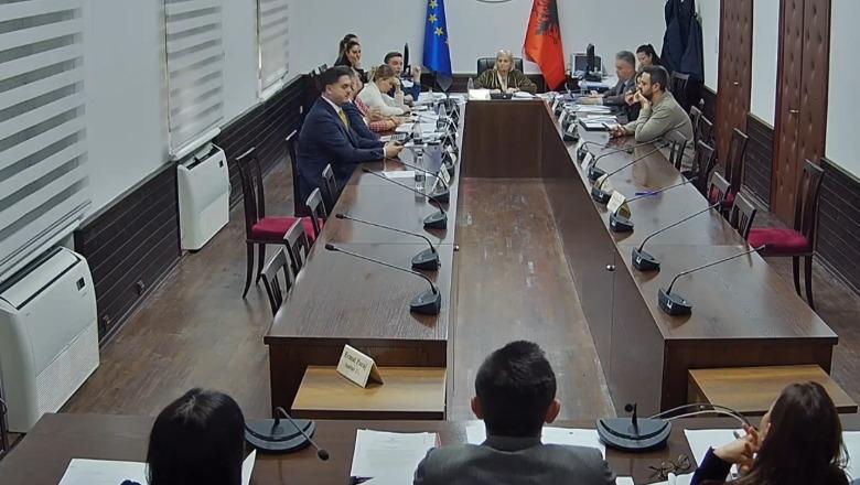  Nuk mund të vish këtu dhe të na ofendosh   Braçe përplaset me Agron Shehajn  Boll po të them  qepe     VIDEO 