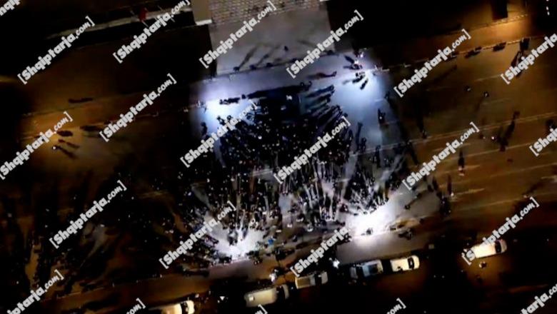 Eduard Zaloshnja  Rreth 360 mijë  nga 1 milion e 900 mijë gjithsej 