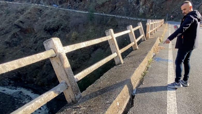 ARRSH lë 15 vite pa investime rrugën e vjetër Tiranë Kukës  Shemben parmakët e urës  banorët  Makinat rrezikojnë të bien në greminë