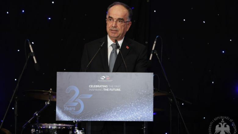 25 vjetori i Dhomës Amerikane të Tregtisë në Shqipëri  Begaj  Mbështetje vendimtare nga SHBA për përparimin tonë demokratik dhe konsolidimin e institucioneve