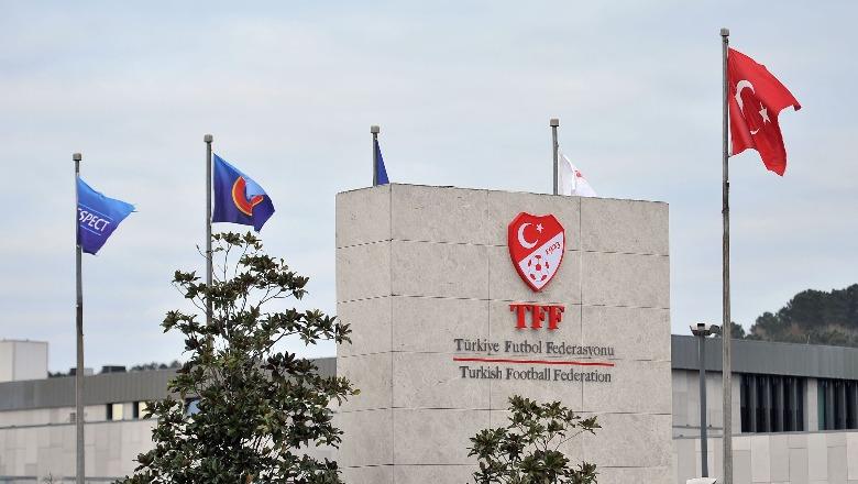 Skandali i basteve në futbollin turk, arrestohet kapiteni i Fenerbahces dhe mbrojtësi i Galatasaray! Luajtën ekipin e tyre në skedina