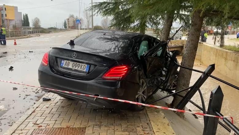 Përplasen dy automjete në Pogradec, dërgohen në spital tre persona