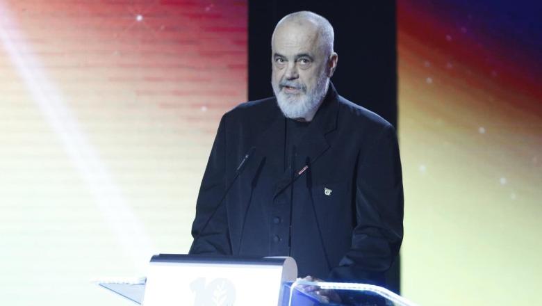 Kryeministri Rama: Bamirësia është disiplinë! Shqipëria hapi dyert për afganët, vendet e NATO-s i refuzuan! U bëmë shembull solidariteti