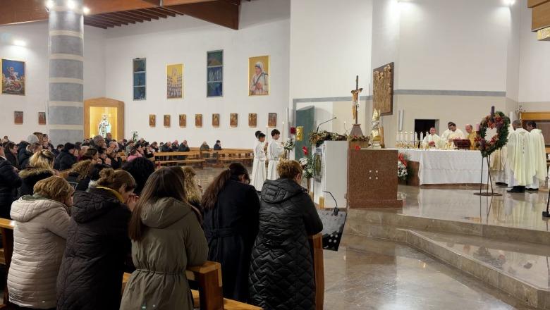 Lezhë/ Kremtohet festa e ‘Shën Kollit’, Ipeshkvi i dioqezës: Shembulli i humanizmit duhet të na udhëheqë edhe në ditët e sotme