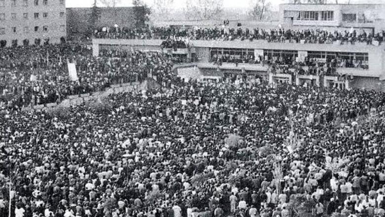 Ardi Stefa: Prag 8 Dhjetori dhe një thirrje të rinjve! Merruni me politikë, përndryshe politika do të merret me ju