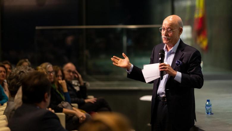 Ilir Yzeiri: Tre gjërat që do të ndryshojnë botën sipas Zheremi Rifkin