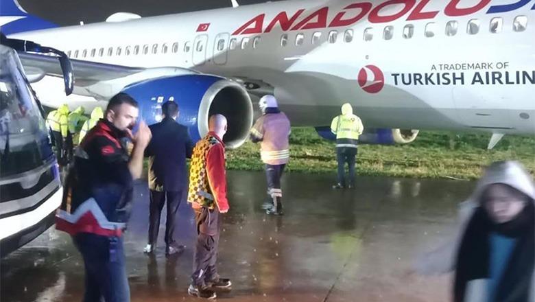 Avioni i nisur nga Prishtina del nga pista në aeroportin e Stambollit, ambasada e Kosovës: S'ka persona të lënduar