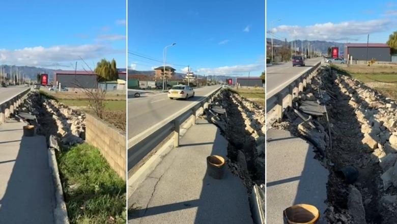 Shembet një pjesë e trotuarit në aksin Pogradec-Qafë Plloçë! Dëmtohen rrjetet nëntokësore