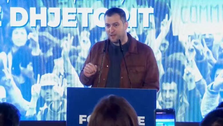 Militantët e Berishës ‘frymëzohen’ nga Dita e Rinisë: Do ta shporrim diktaturën e dytë (vetëm se janë një grusht)