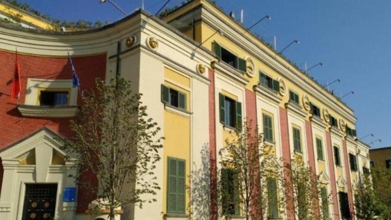 Këshilli Bashkiak i Tiranës miraton mbështetjen për disa familje në nevojë
