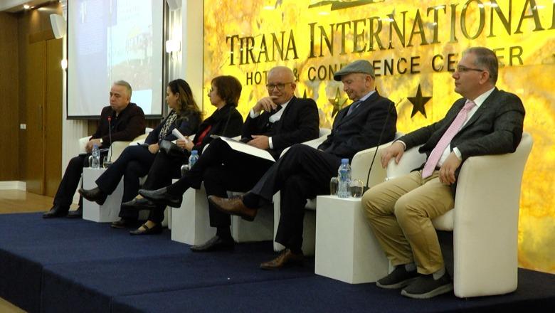 Rënia e komunizmit, Shqipëria e papërgatitur për demokracinë