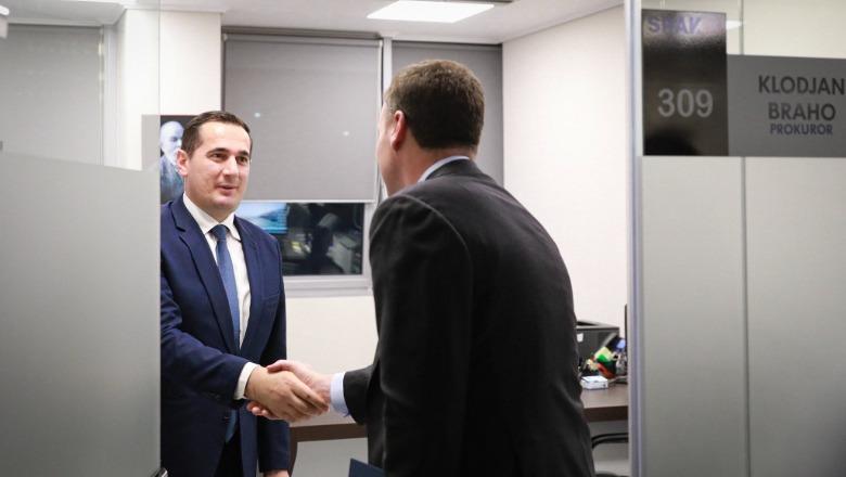 Nesër zgjidhet kreu i ri i SPAK, zyrtari amerikan takim me Dumanin, Ambasada e SHBA: Vendosi standardin për bashkëpunim mes vendeve