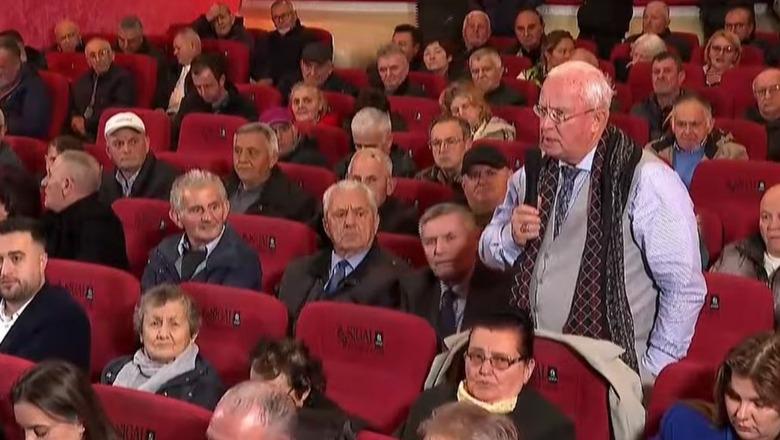 Militanti në takimin e Berishës në Elbasan: Duhet disiplinë në PD, mendimet të thuhen brenda strukturave