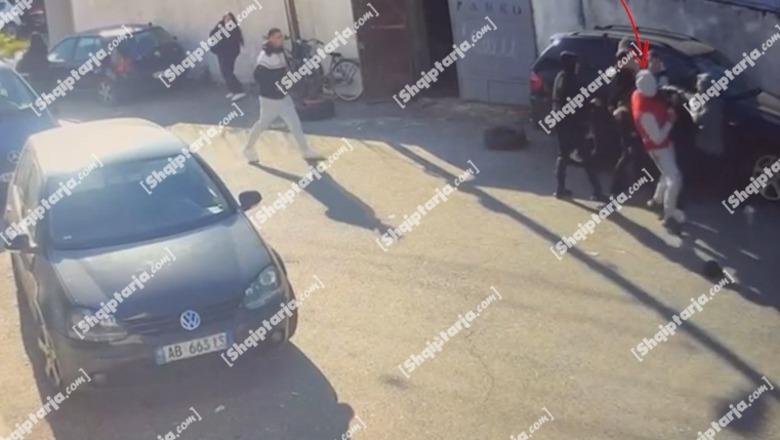 Përplasja e dhunshme para gjimnazit në Shkodër ku u plagosën 2 të mitur, 2 të rinj në pranga, 5 në hetim