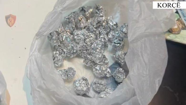 Korçë/ Shiste kanabis në doza arrestohet autori! Në pranga edhe blerësi