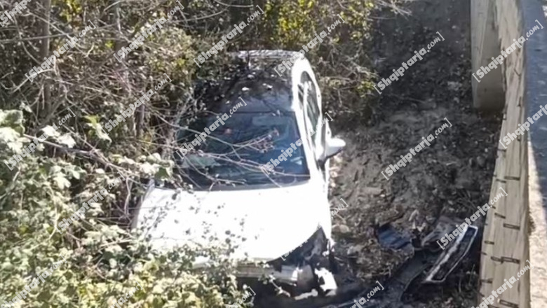 Aksident në aksin Berat–Lushnje, mjeti përfundon në kanal, dy të plagosur rëndë