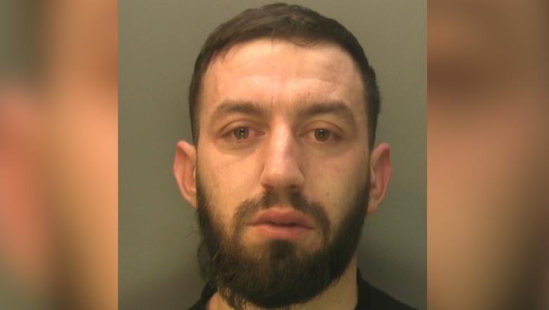 Policia britanike kërkon ndihmë për të gjetur Blerimin e shpallur në kërkim, komentet e shqiptarëve ‘thyejnë’ rrjetin: Në Bathore City me do kusho…