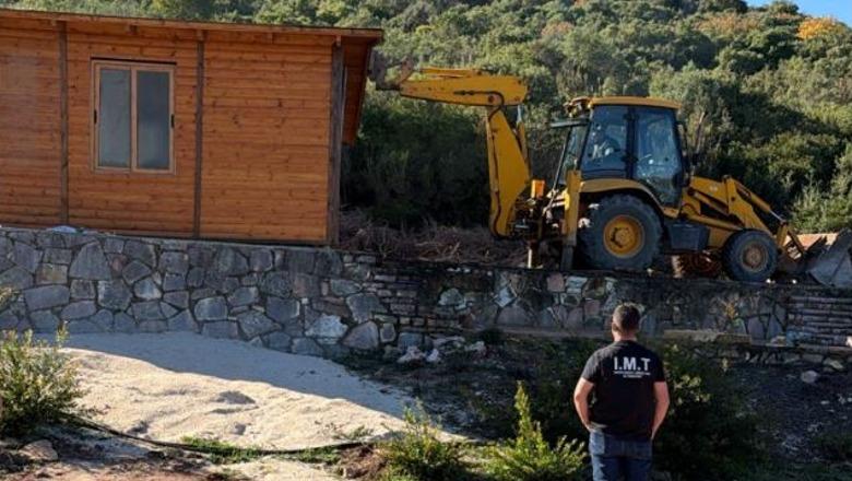 Ishte vendosur në mënyrë të paligjshme, IMT shemb një objekt prej druri në Ksamil