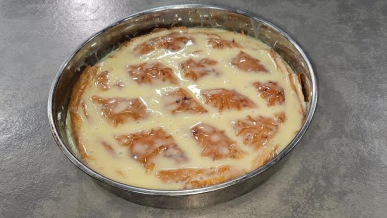 Bakllava e shpejtë me qumësht të kondensuar nga zonja Albana