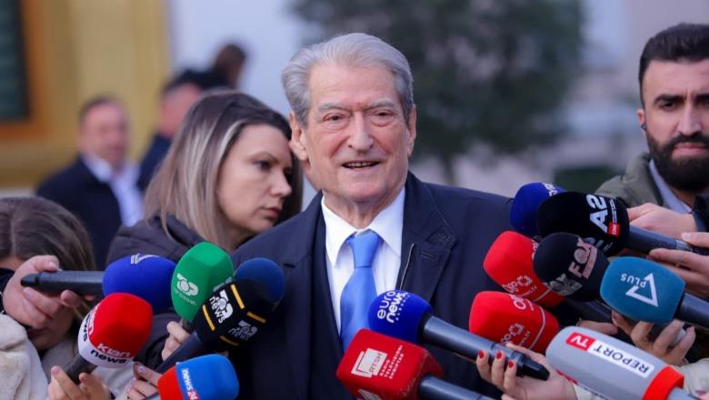 Kuvendi mbyllet pas kaosit, Berisha: Nuk ka Parlament me ata që zbatojnë moton vidh dhe ik