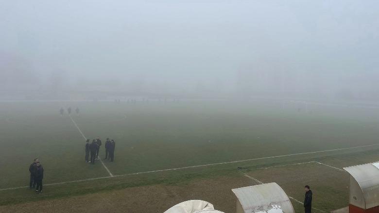 Mjegulla e dendur 'pushton' Dibrën, shtyhet për herë të dytë ndeshja Korabi - Burreli