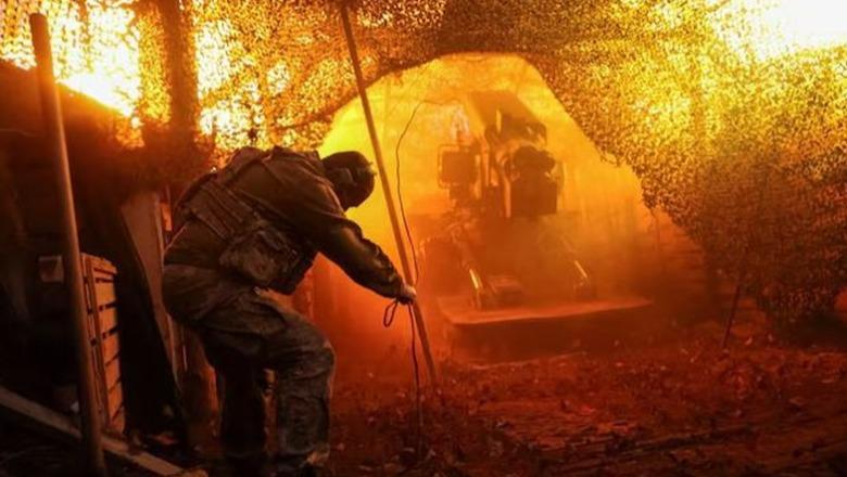 Betejë ballë për ballë, pamjet e rralla direkt nga fronti i luftës në Ukrainë (VIDEO)