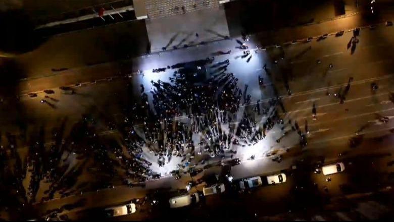 Partia Demokratike proteston sot përpara kryeministrisë, policia plan masash: Kufizimi i qarkullimit rrugor fillon që në orën 14:00