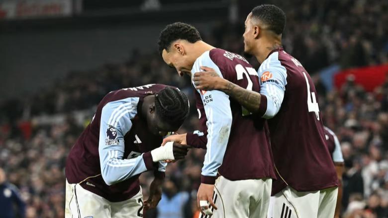 10 fitore radhazi, Aston Villa 'gjunjëzon' edhe United! Fiton Atalanta, suksesi i parë sezonal edhe për Fiorentinën (VIDEO)