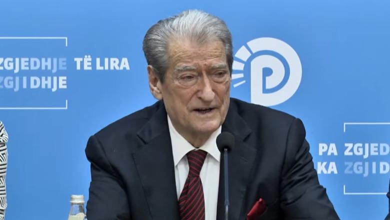 'Gjithçka është në dorë të qytetarëve tani'/ Berisha dënon 'terrorin policor' ndaj protestuesve