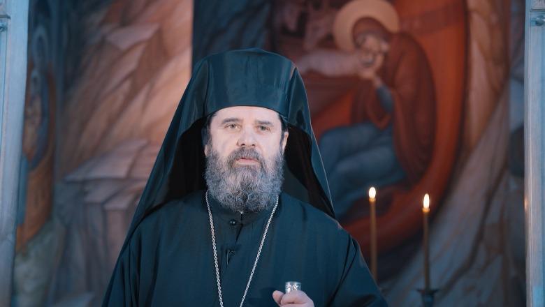 Në virgjilje të Krishtlindjes, Kryepeshkopi Joani uron besimtarët e krishterë: Kjo festë vjen si rreze shprese, ngushëllimi dhe paqeje