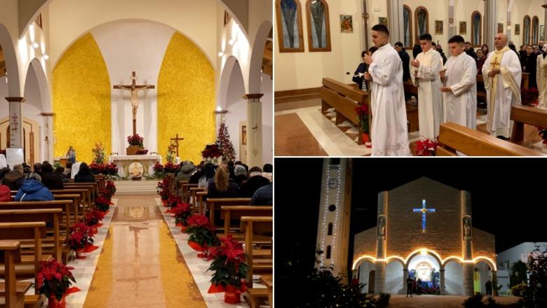 Besimtarët e Lushnjës festojnë Krishtlindjet në kishën e Shën Pjetrit e Palit, Dom Gjoni drejton shërbesën