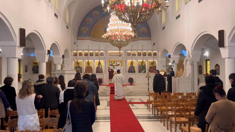 Mitropoliti Nathanail meshë për Krishtlindjet në Sarandë, mesazh dashurie dhe solidariteti për fëmijët