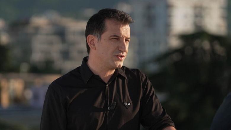 Kryebashkiaku Veliaj uron besimtarët: Krishtlindja t’iu gjejë të bashkuar dhe në paqe