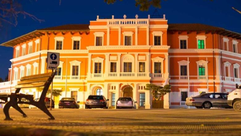 Vodhën naftë nga makinat e punës, pezullohen 3 punonjës të Bashkisë Vlorë